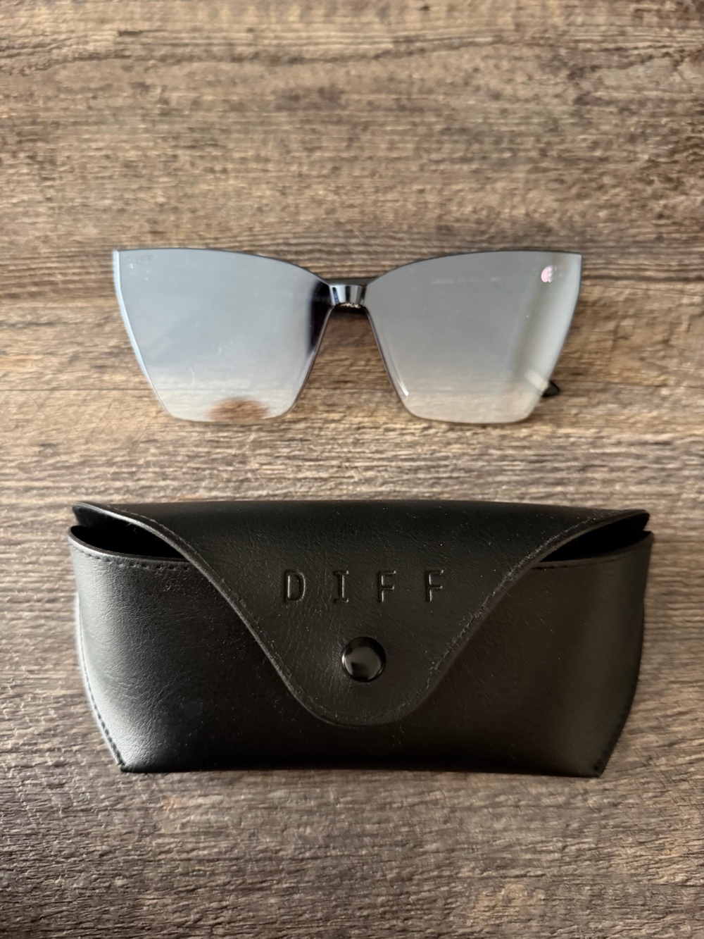 DIFF Womens Black Rimless Gradient Sunglasses